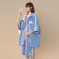 浅蓝色