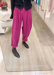 春季灯芯绒裤子图片