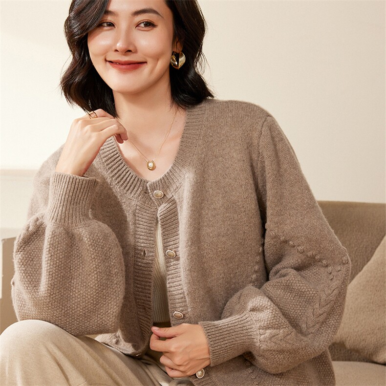 秋冬新款简约百搭圆领长袖毛衣女士保暖羊毛衫开衫图片