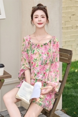 现货度假风露肩碎花仿真丝时尚套装2025年夏新款休闲短裤轻奢防晒，女装套装/套裙，然然