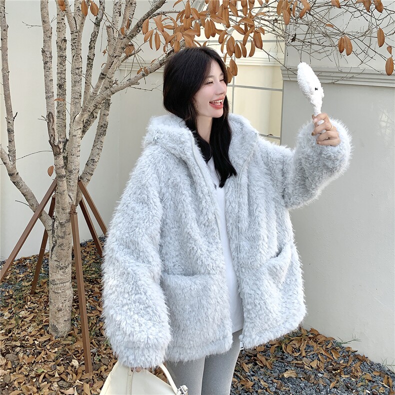 浅蓝色软糯皮毛一体羊羔毛外套女秋冬2025新款温柔甜美巨好看棉服,女装皮草,2C332