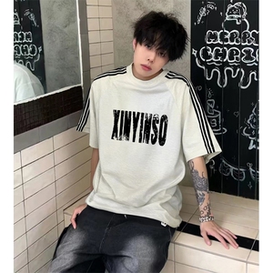 抖音得物品质二开240克宽松纯棉美式潮牌印花三条杠中性风短袖T恤图片