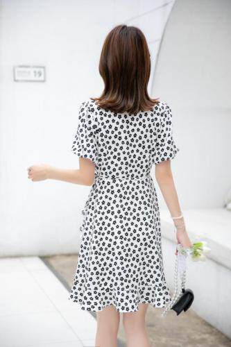 夏季新款黑白小花清凉淑女连衣裙，女装连衣裙，水锦红