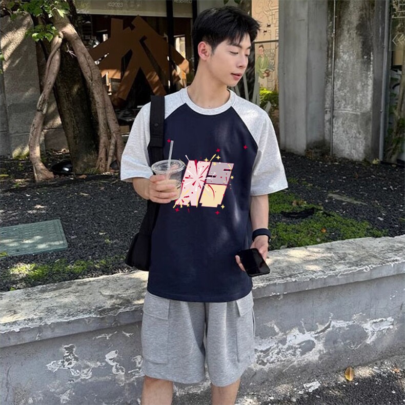 抖音得物高品质二开240克宽松纯棉美式潮牌插肩袖拼接短袖T恤,男装T恤,电商A486