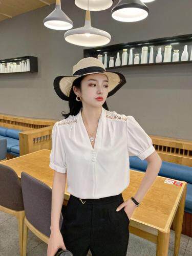 夏季新款V领订珠上衣，女装，斐伦缇娜