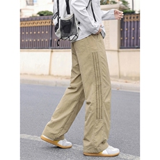 卡其色