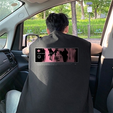 黑色