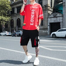 红色