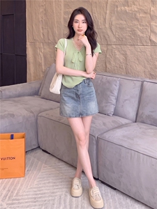 女夏新款时尚套装裙气质显瘦蕾丝拼接蝴蝶结针织衫牛仔短裙两件套图片
