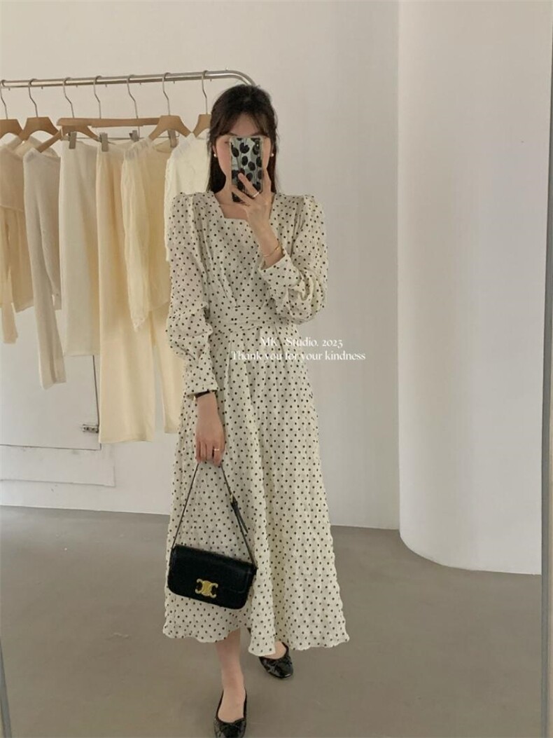 韩系简约小花连衣裙，女装连衣裙，欧妮卡蒂蔓