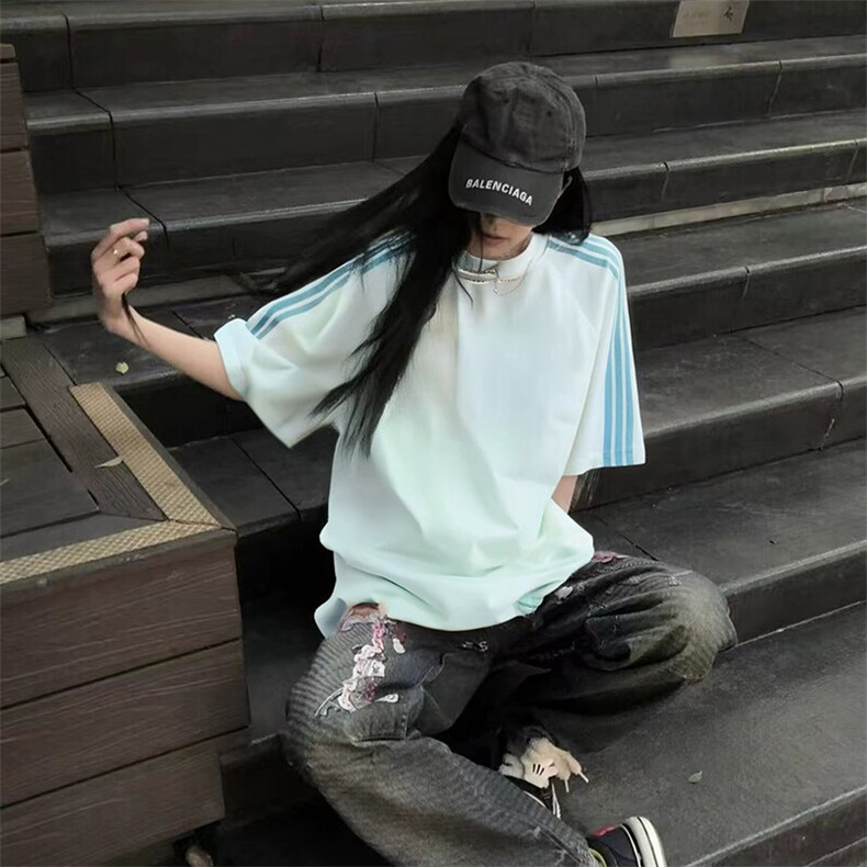 抖音得物品质二开240克宽松纯棉美式潮牌印花三条杠中性风短袖T恤,男装T恤,电商A486