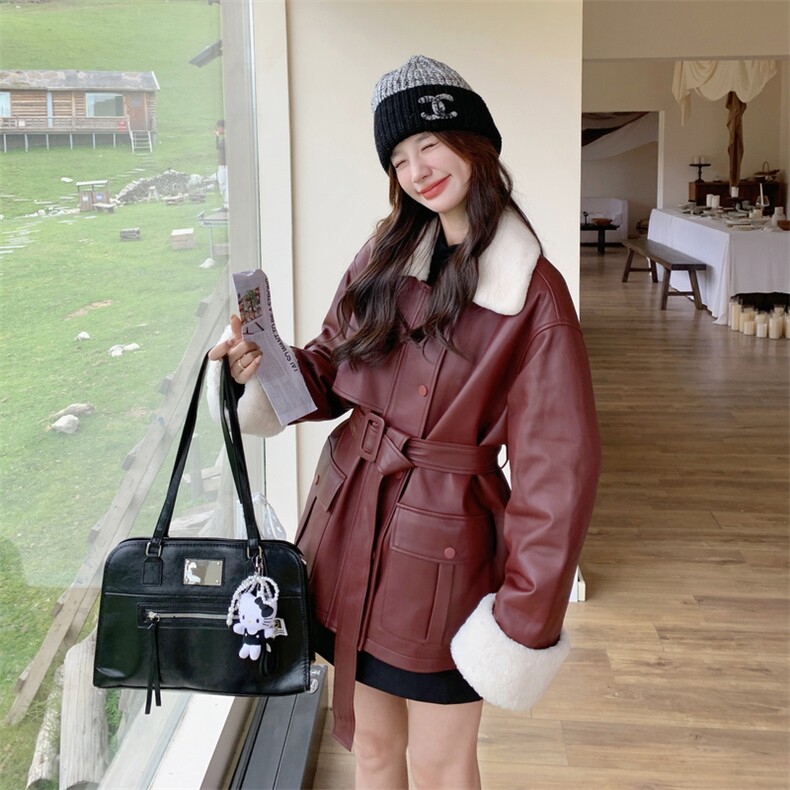 【新款】出货了新年红色皮羽绒2C151-W39-P315-K458,女装羽绒服,2C151