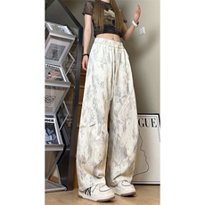灰色