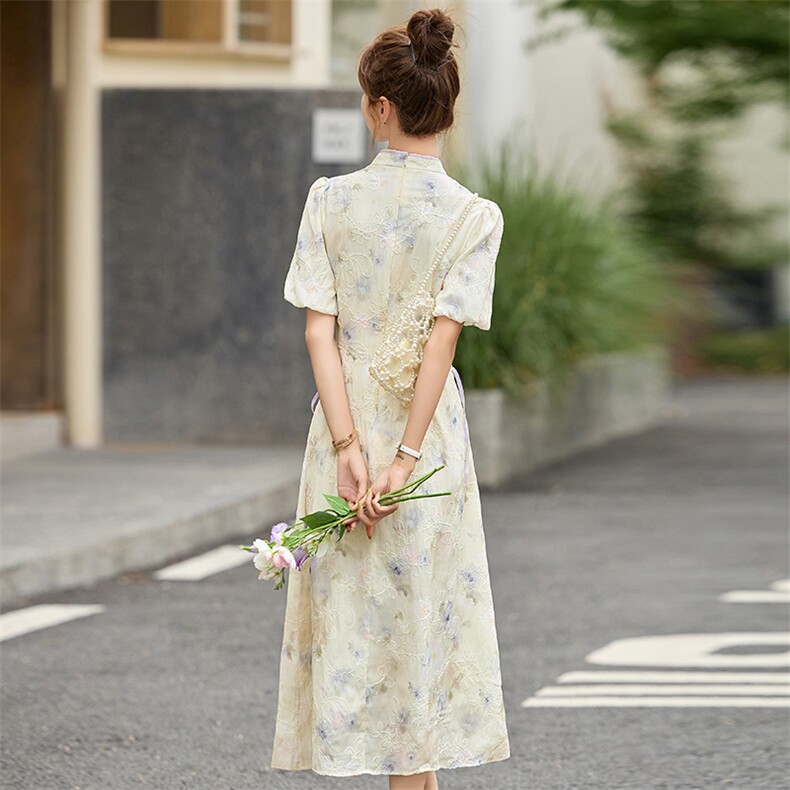 2025年夏季新款中长款新中式民族风旗袍收腰刺绣花连衣裙,女装连衣裙,简韵佳