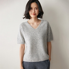 2025百搭时尚简约单股彩点一线V领,女装针织衫/毛衣,迎冬羊绒,清河羊绒市场 2025百搭时尚简约单股彩点一线V领,女装针织衫/毛衣,迎冬羊绒,清河羊绒市场