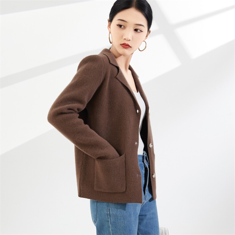 2024秋季新款长袖羊毛西服复古时尚,女装羊毛衫,彩羽羊绒