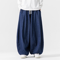 深蓝色