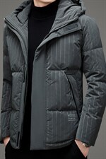 2023年新款羽绒服中年男士短款连帽鹅绒冬季男装SNNYR88305-P375，男装羽绒服，电商B212（原钱塘6029）