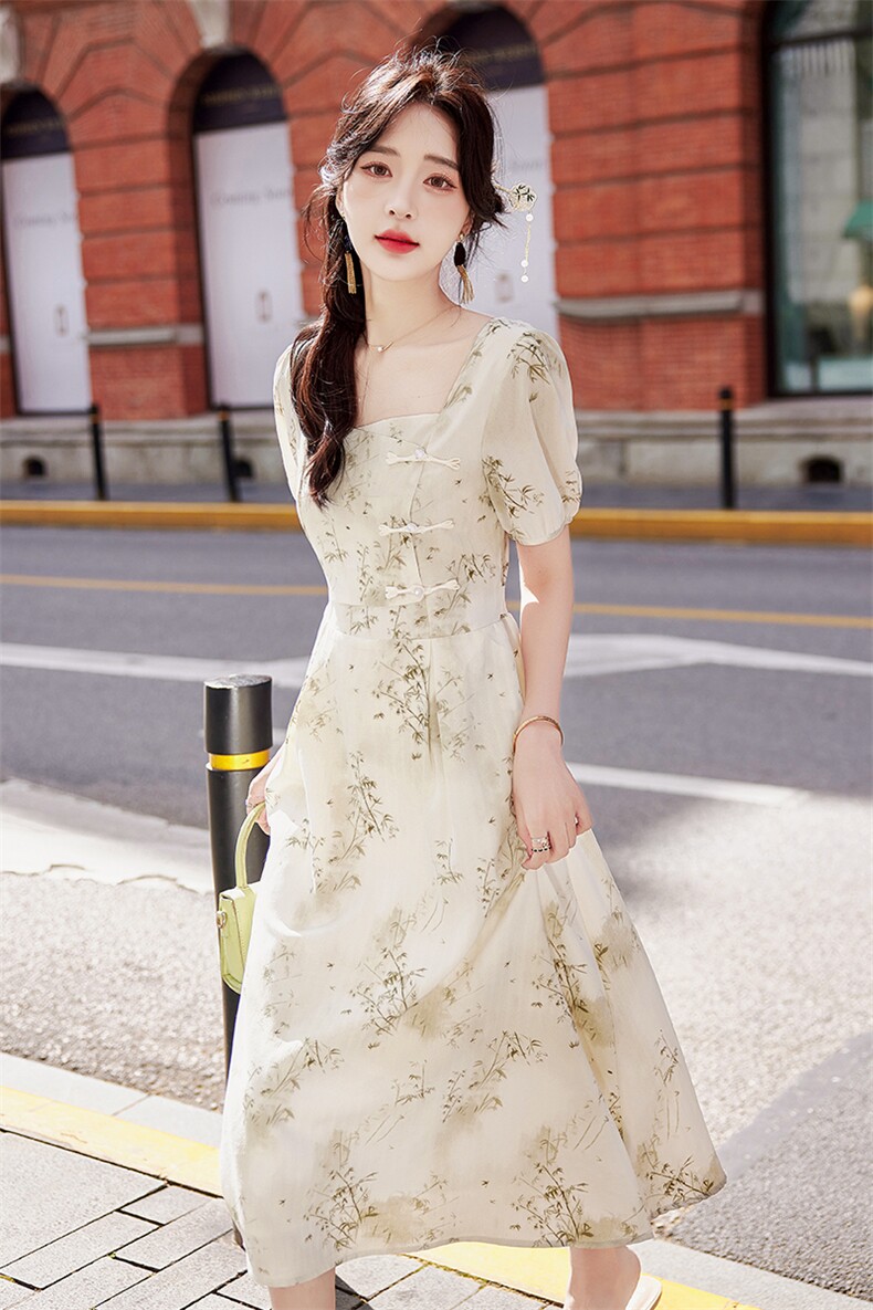 现货2024年夏季女清新气质新中式复古方领印花修身显瘦连衣裙,女装连衣裙,奋斗女王