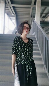 夏季新款休闲上衣图片