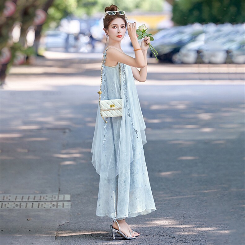 吊带连衣裙2025夏季新款巨好看的韩系松弛感海边度假薄纱无袖长裙,女装连衣裙,半夏