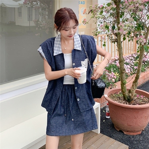 淡人复古格子拼接牛仔套装女2025夏季新款减龄无袖衬衫短裙两件套图片