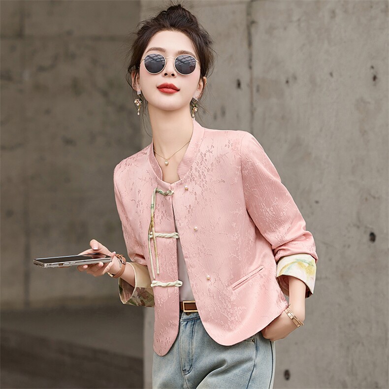 新中式国风提花立领盘扣短外套女2024春装新款气质年轻版唐装上衣，女装短外套，伊人