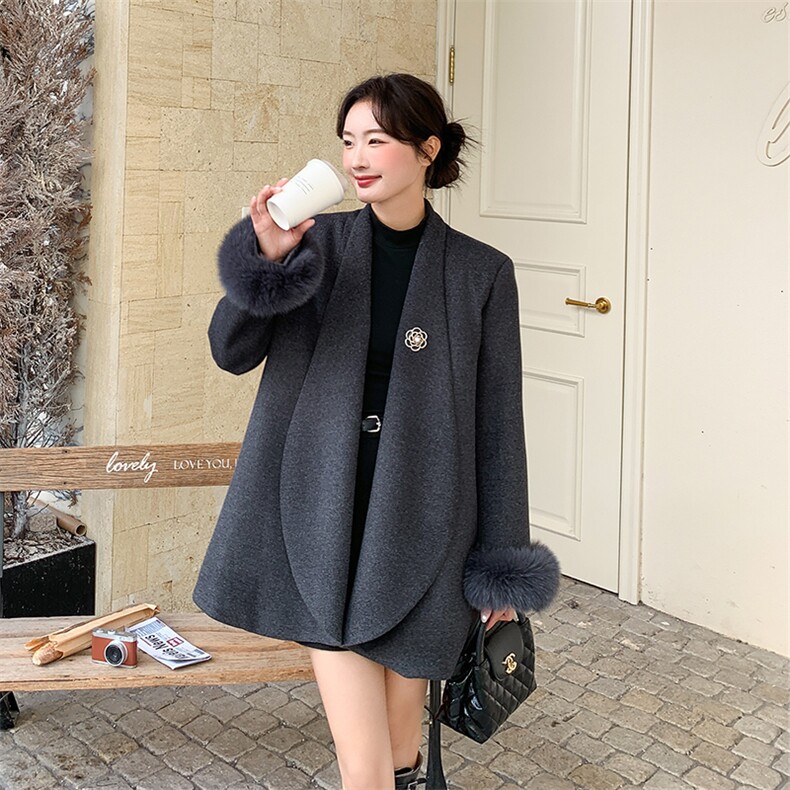 【新品】高级轻奢感狐狸毛90白鸭绒羽绒服大衣5160-P295-K428,女装羽绒服,2C126