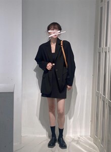 简约微阔小西装图片