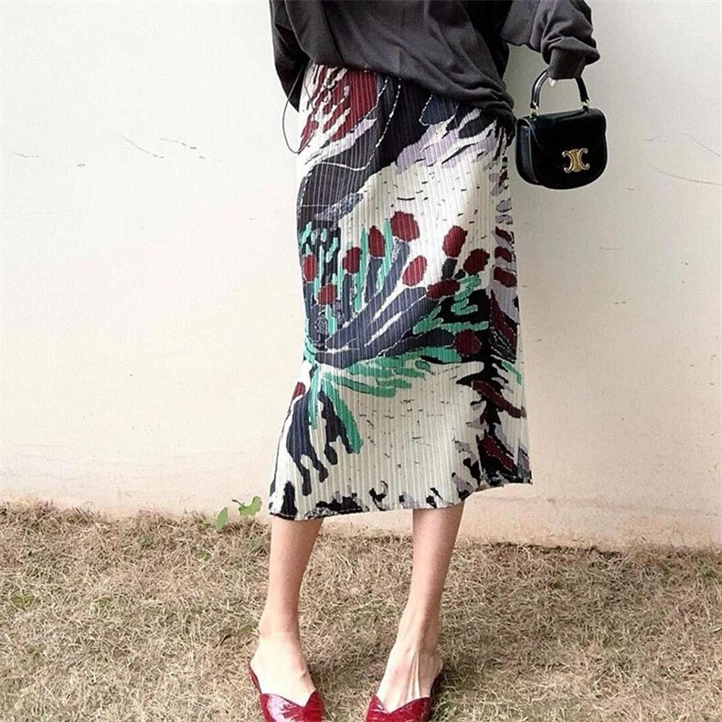 三宅风半身长裙褶皱2025新款今年流行中长款半身裙百褶裙，女装半身裙，灵动羽绒服工厂