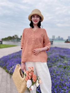 纯苎小衫裤子
时尚风巜川哲4028
风淑女风休闲风图片