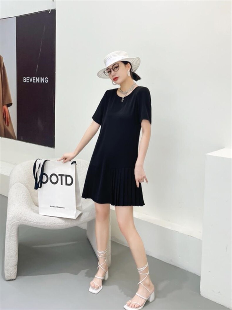 碎花连衣裙，女装连衣裙，芭丽名媛