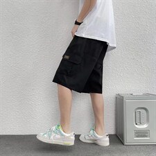 黑色