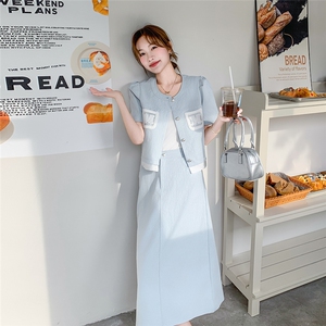 减龄氛围感浅蓝色半身裙套装女夏2026新款独特漂亮ootd穿搭两件套图片