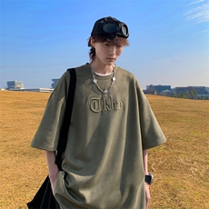 深绿色