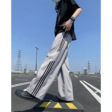 灰色