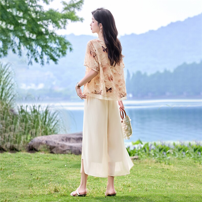 2026年夏季中年装妈妈装气质潮大码新款两件套装,女装套装/套裙,艾仟回(原伊仟回)