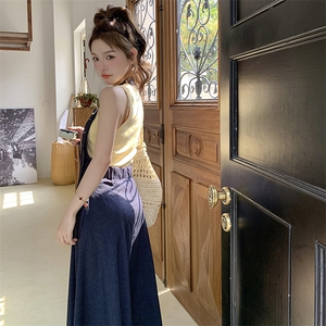 夏季时尚小个子甜美套装裙女2025年新款蓝色牛仔背带裙T恤两件套图片