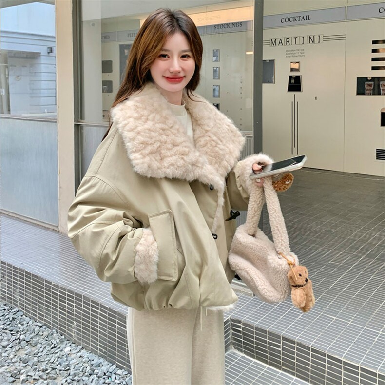 8888白鸭绒加厚毛毛羽绒服女保暖卡其色羊羔毛领翻领p325k528,女装羽绒服,2D143