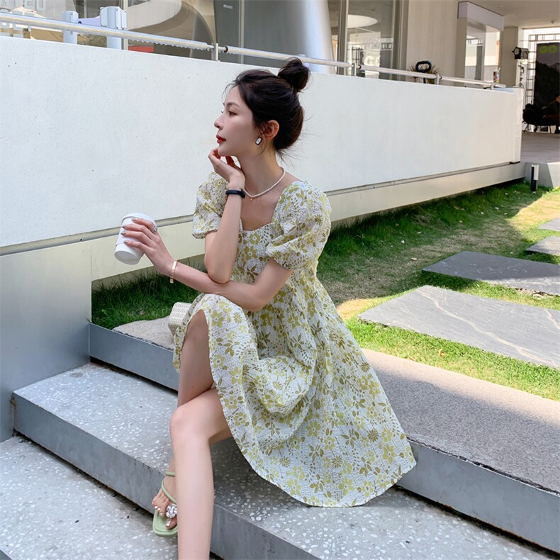 法式方领碎花连衣裙女雪纺中短款夏2025流行气质收腰泡泡袖裙子,女装连衣裙,2C229