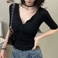 黑色