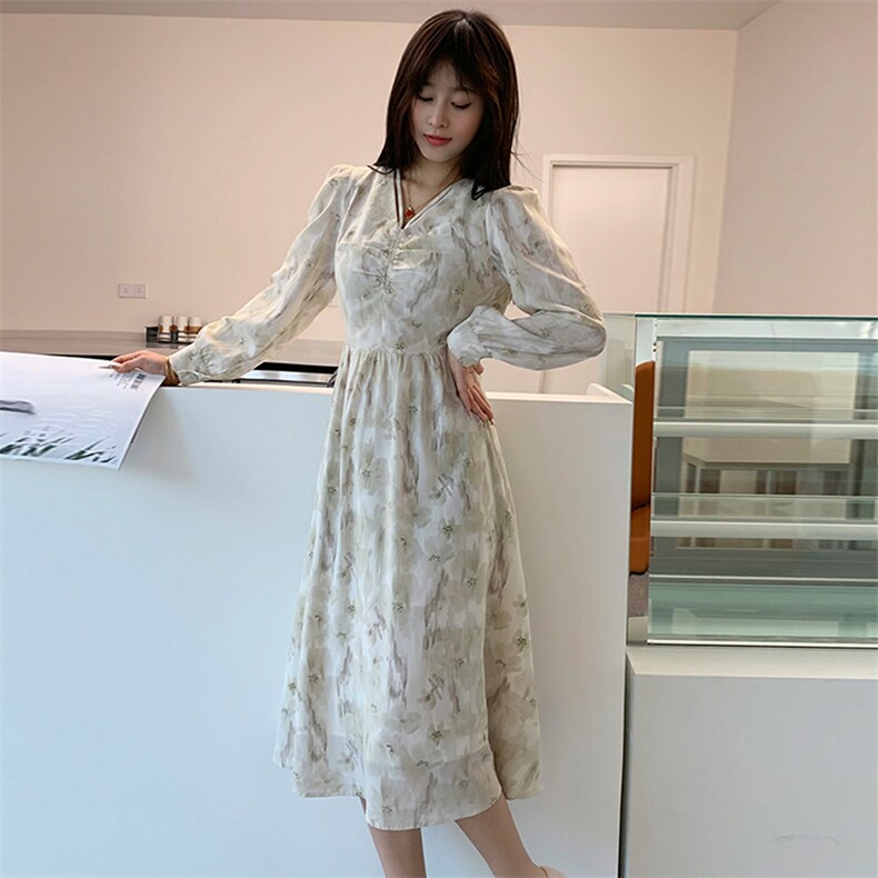 现货2024年春季网红新款女时尚潮流法式印花连衣裙,女装连衣裙,煊芮熙