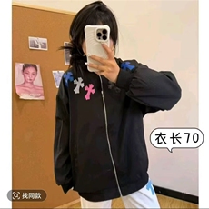 黑色