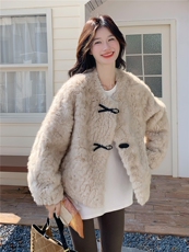 杏色高级感小香风毛毛外套女2025冬季新款温柔氛围感皮毛一体外套，女装皮草，欣美人