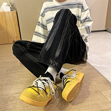 黑色