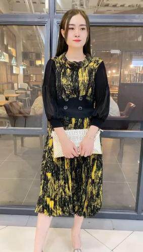 秋装新品连衣裙，女装连衣裙，依伊贝尔 红彬缘