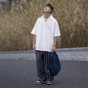 T206-P30控48！夏季设计感潮牌个性大V领男士短袖T恤,个性头像情侣穿搭推荐图片
