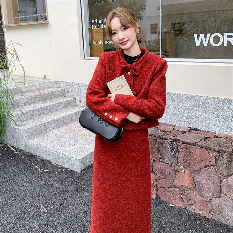 羽绒服两件套2025年冬季新款高级感纯色短外套配半身裙套装女图片