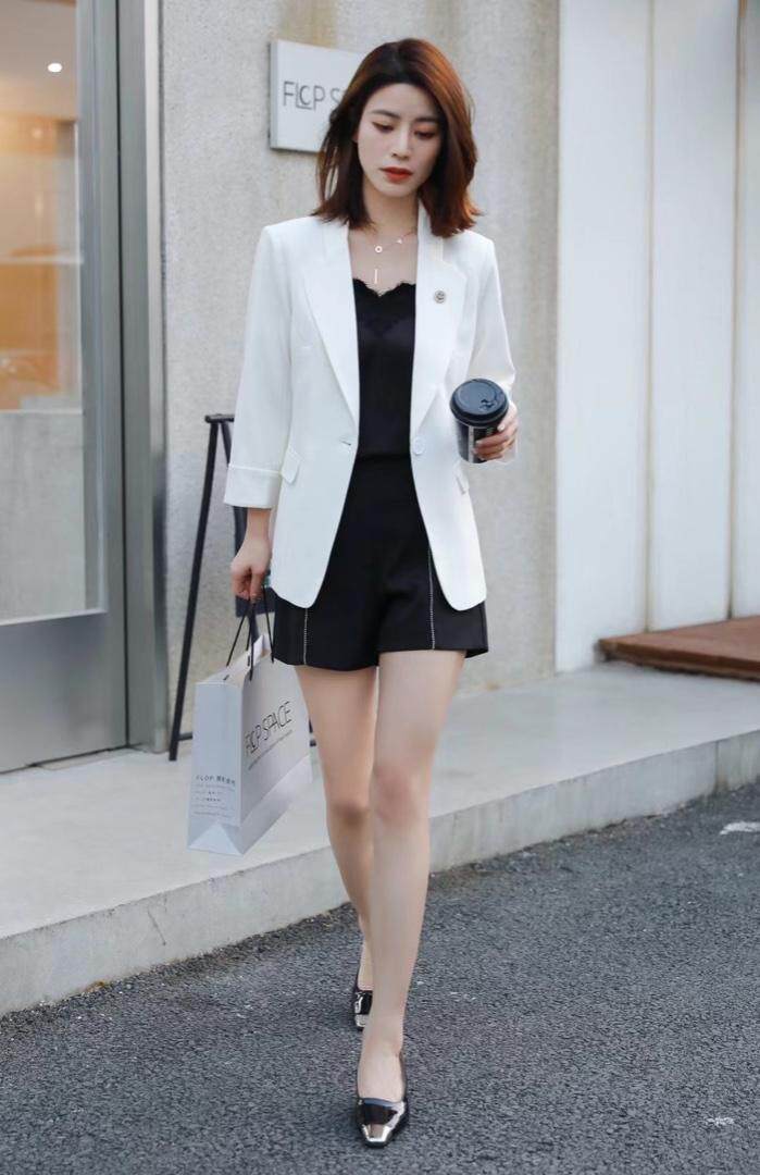 【现货】新款气质修身小西装，女装西装，新依佳人