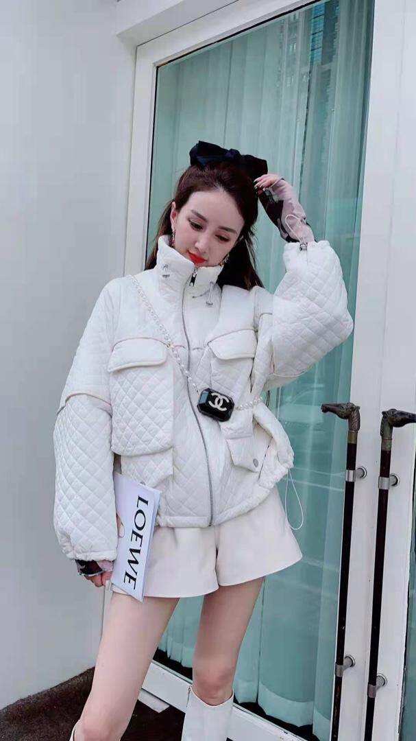 欧洲站2021秋装欧货新款简约风设计暗格大口袋装饰薄衣外套，女装棉衣/棉服，芊芊细羽